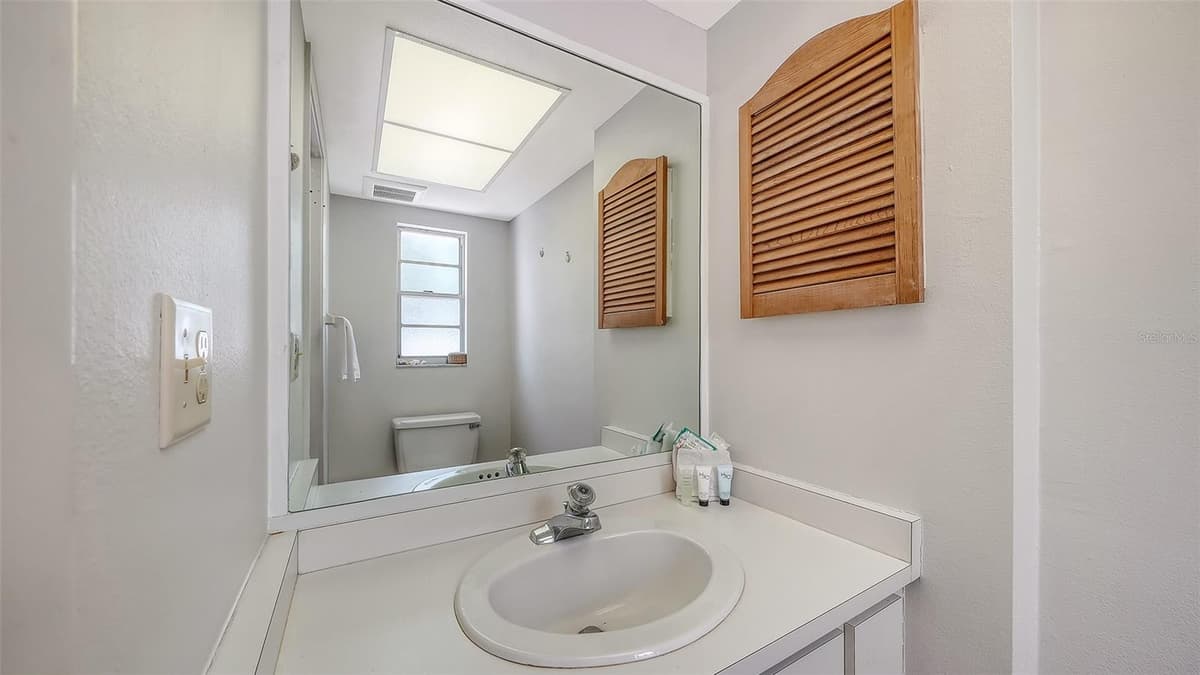 3708 SANDSPUR LANE — photo 35 of 67