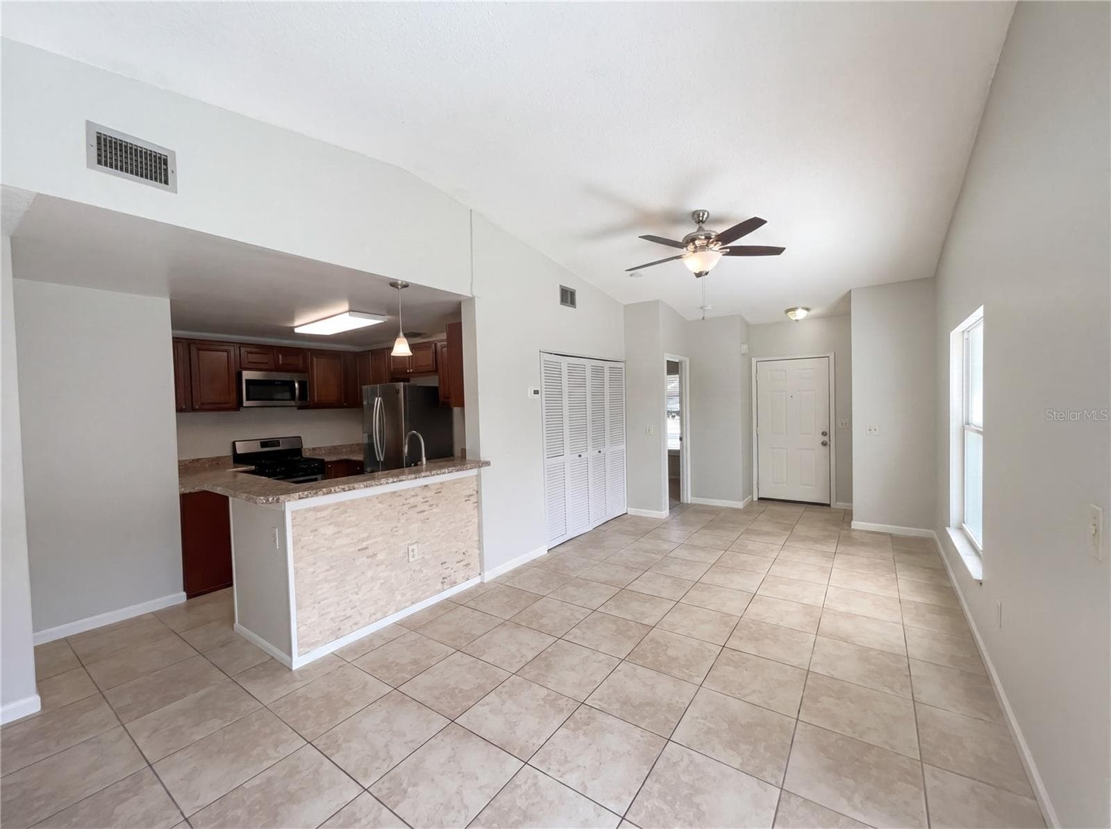 1015 WESTSIDE DRIVE — photo 6 of 23