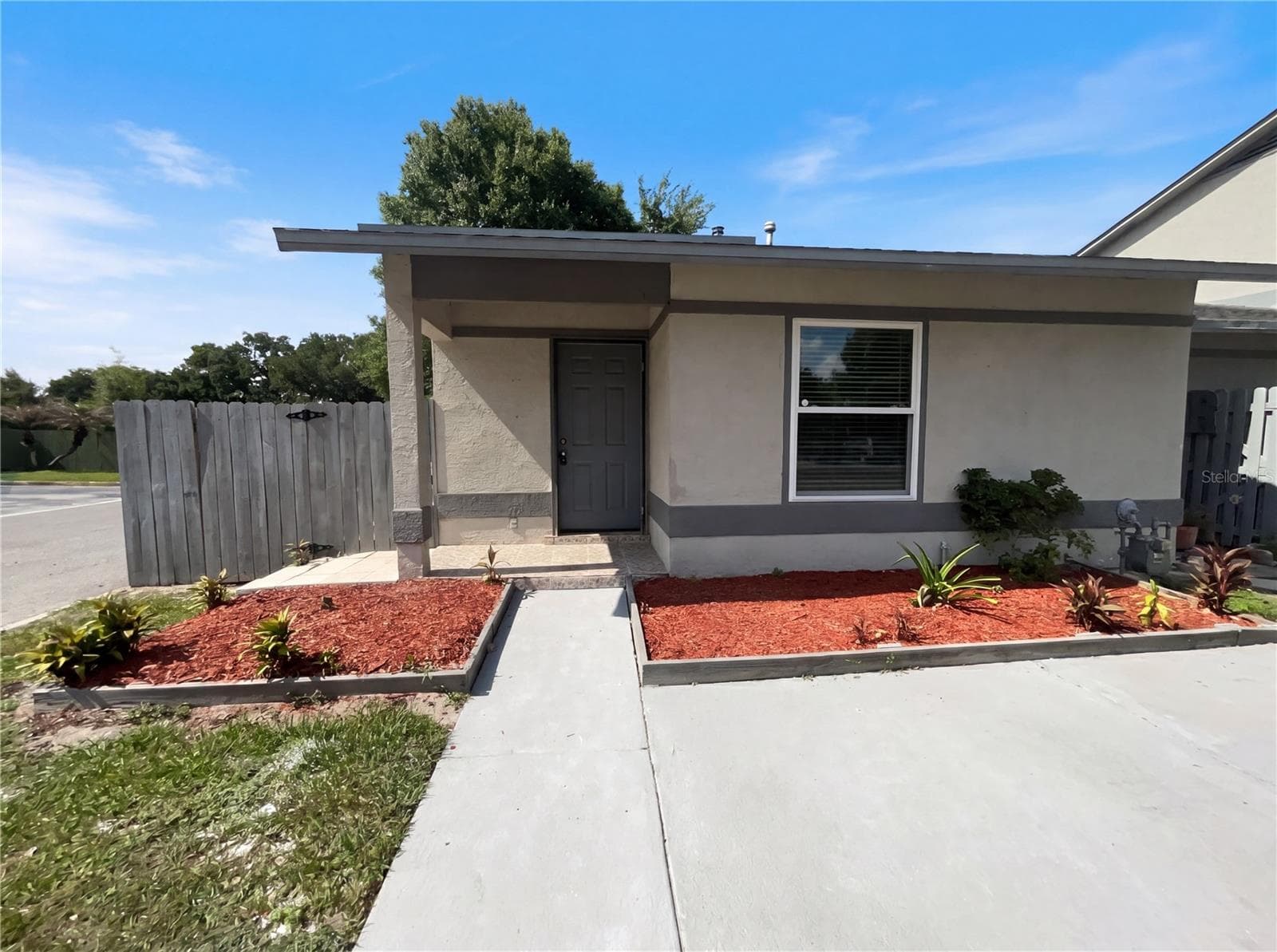 1015 WESTSIDE DRIVE — photo 1 of 23