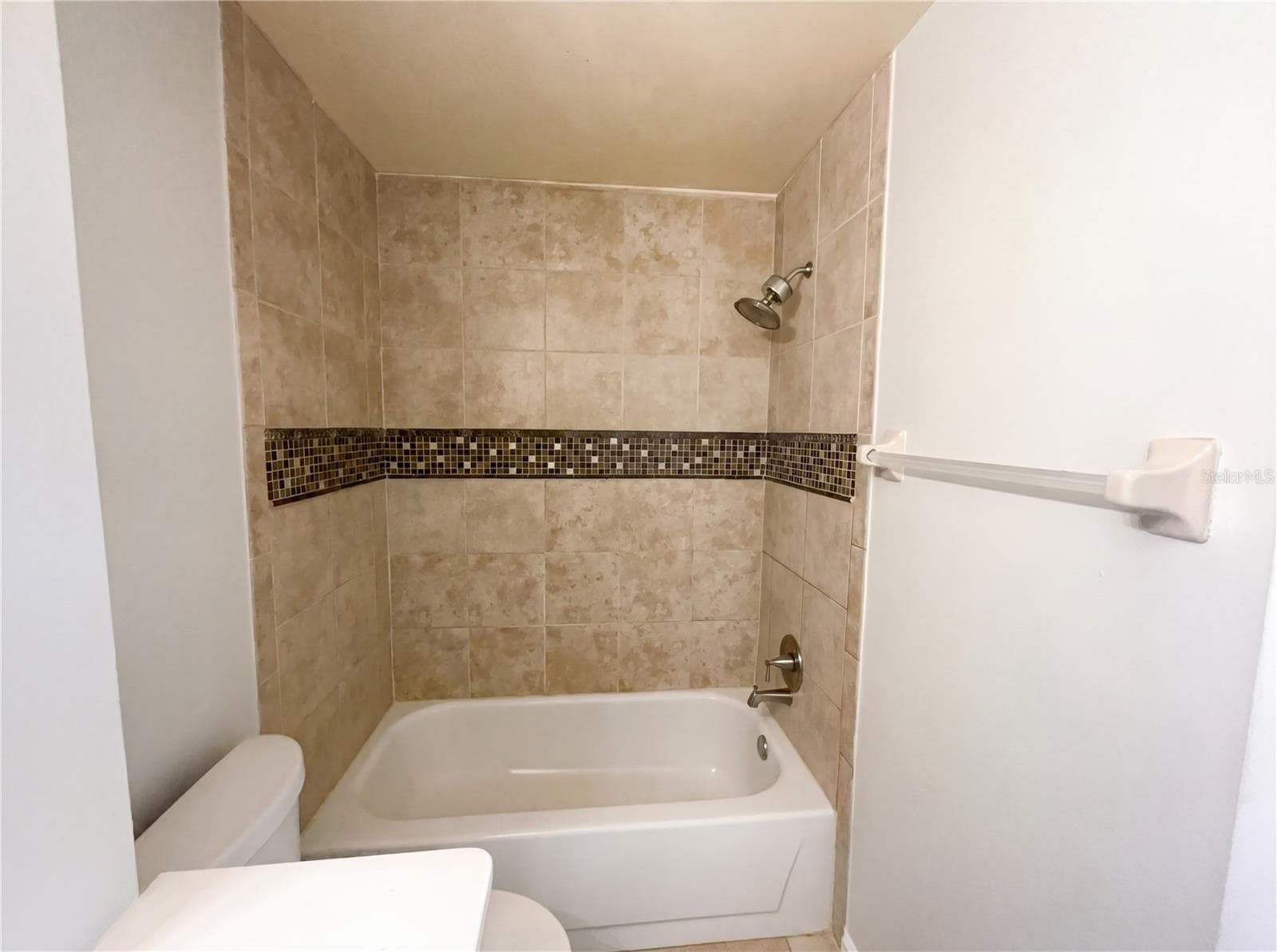 1015 WESTSIDE DRIVE — photo 18 of 23