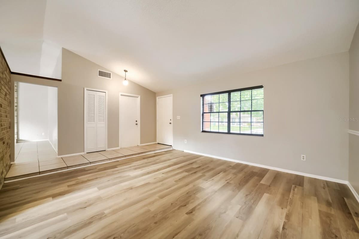 717 LANCEWOOD DRIVE — photo 5 of 26