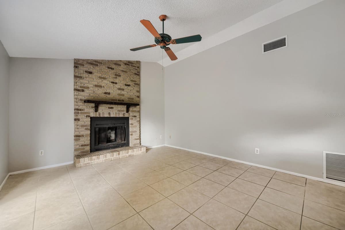 717 LANCEWOOD DRIVE — photo 11 of 26