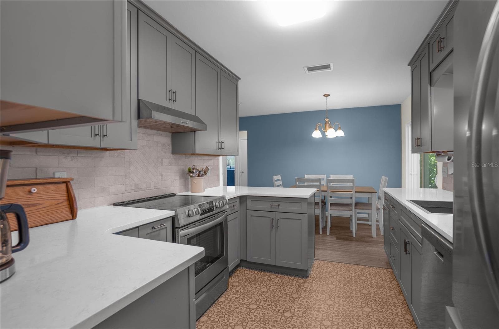 9302 REDWOOD PLACE — photo 13 of 50