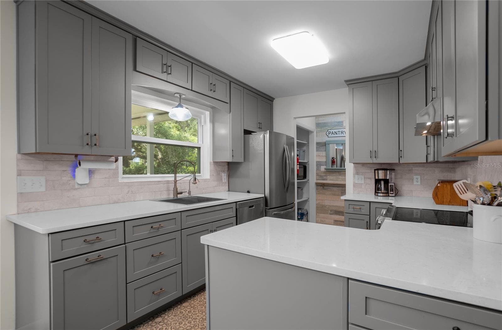 9302 REDWOOD PLACE — photo 11 of 50
