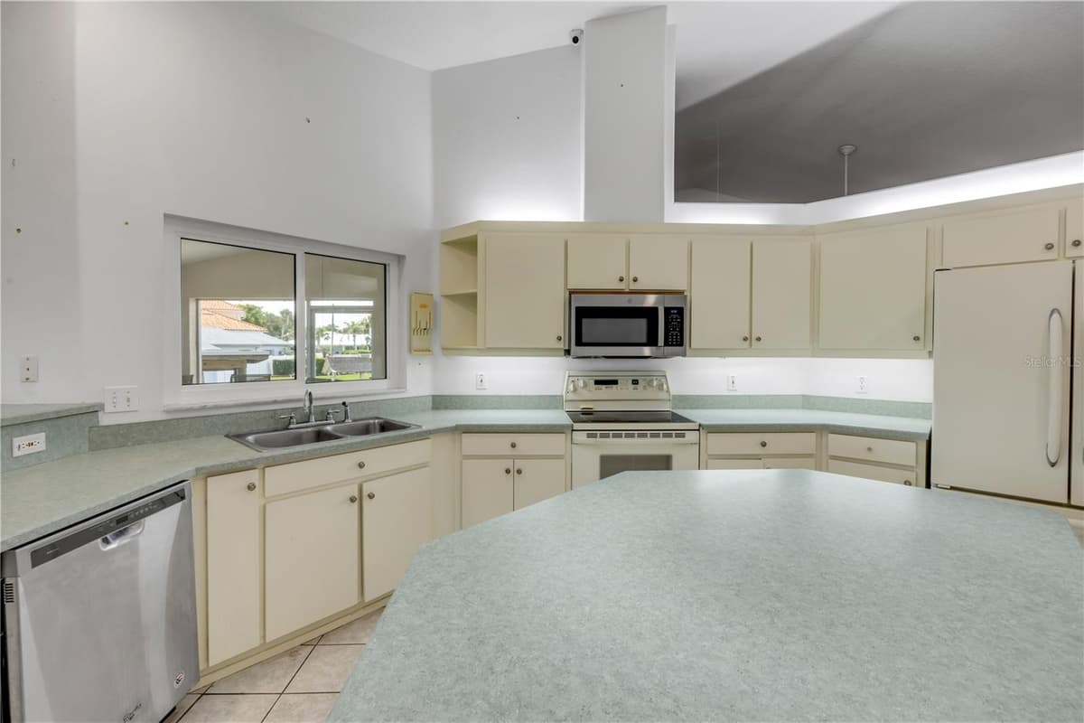 192 AZALEA ROAD — photo 42 of 94