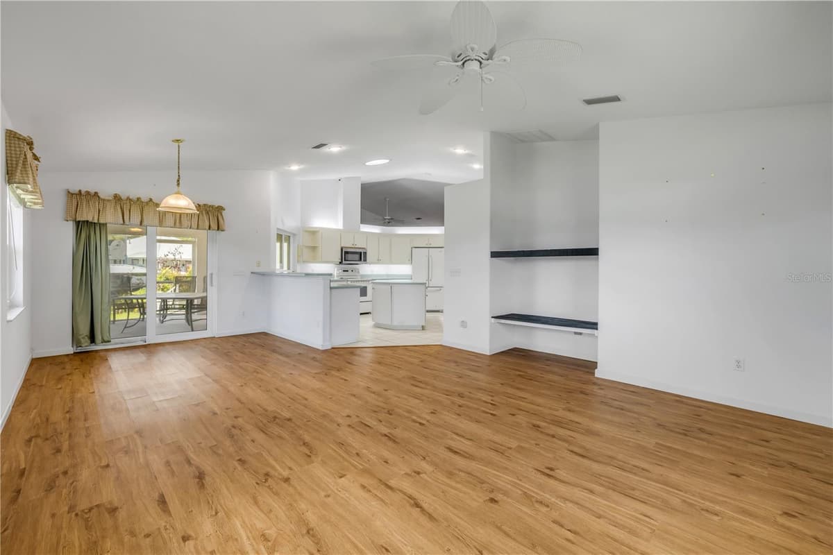 192 AZALEA ROAD — photo 12 of 94
