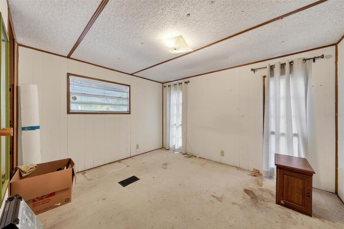 138 INDIAN CREEK ROAD — photo 19 of 50