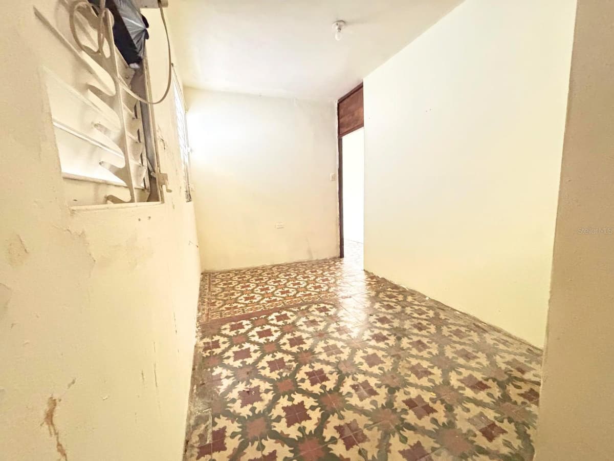 167 CALLE DEL PARQUE — photo 10 of 31