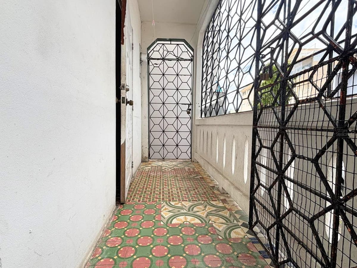 167 CALLE DEL PARQUE — photo 3 of 31
