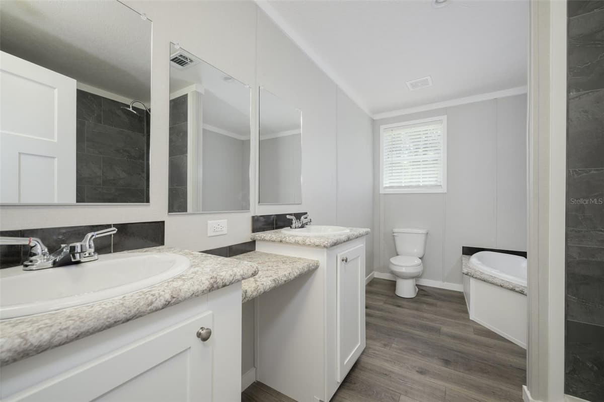 374 SISCO ROAD — photo 19 of 40