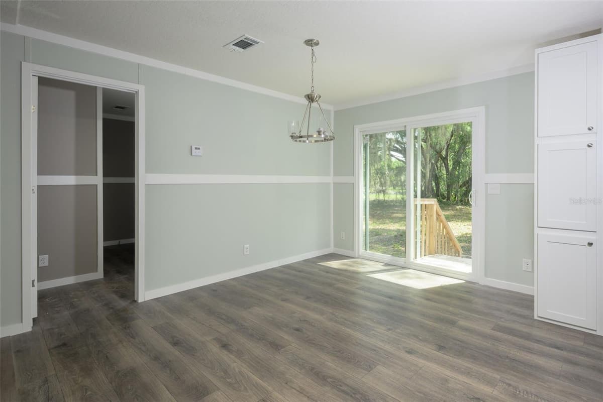 374 SISCO ROAD — photo 11 of 40