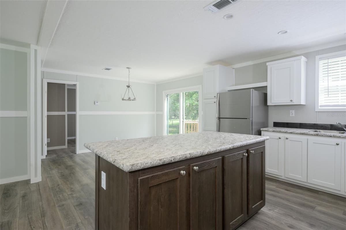 374 SISCO ROAD — photo 8 of 40