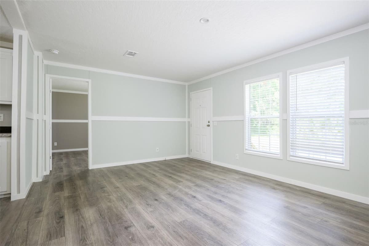 374 SISCO ROAD — photo 3 of 40