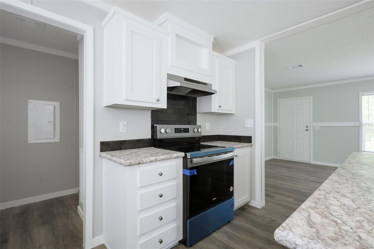 374 SISCO ROAD — photo 10 of 40