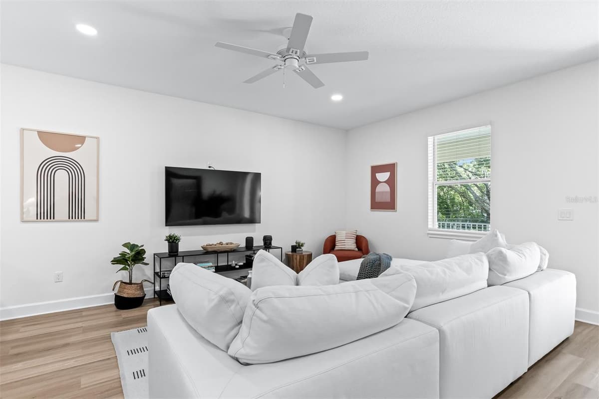 11421 & 11423 WELDON STREET — photo 19 of 56
