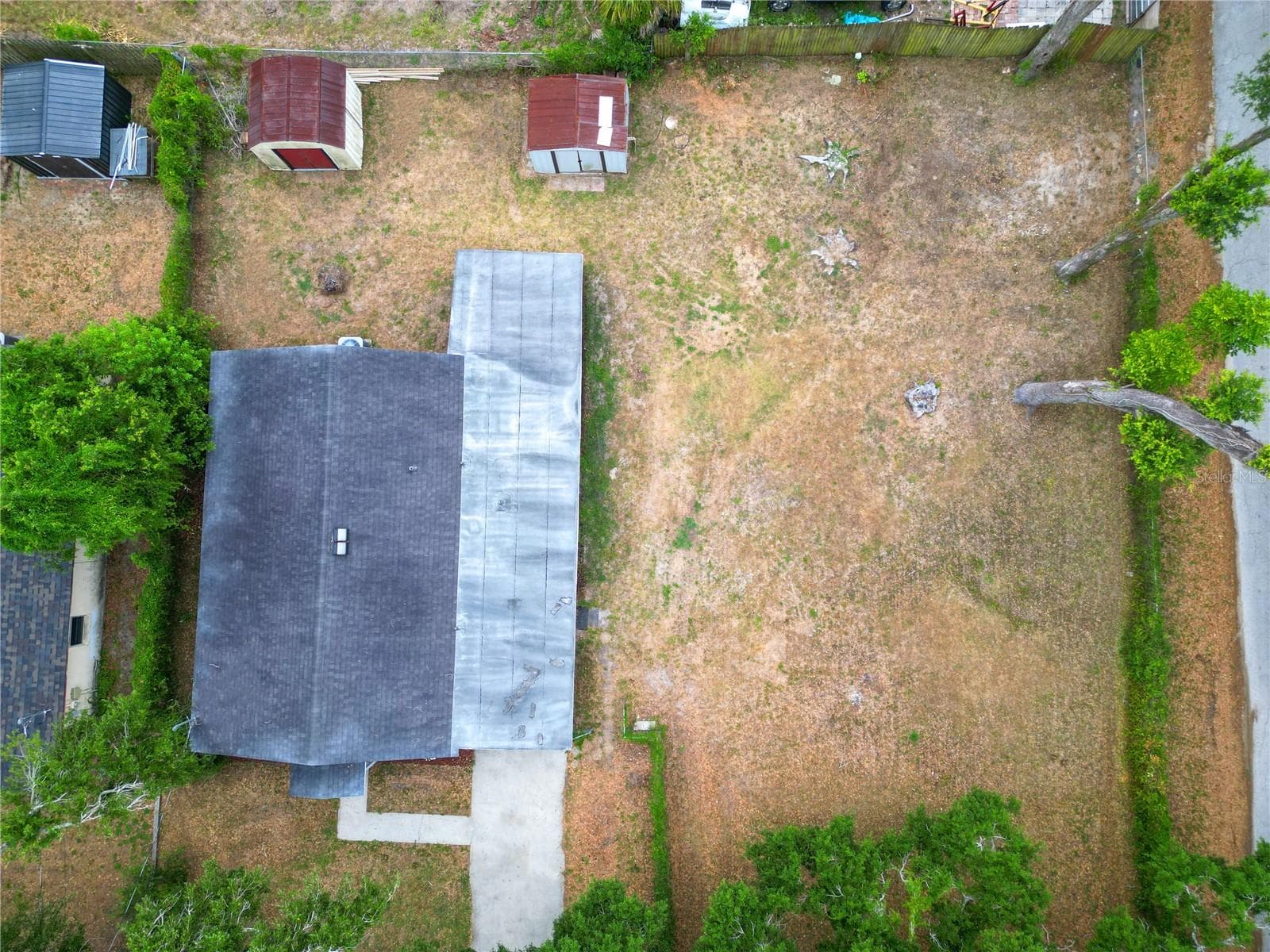 503 MOORE AVENUE — photo 41 of 44