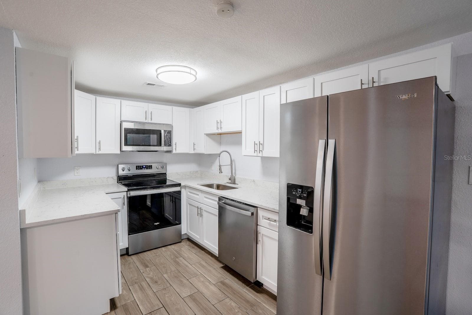503 MOORE AVENUE — photo 14 of 44