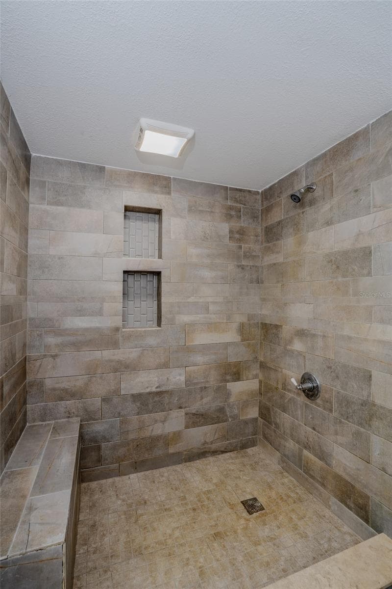 503 MOORE AVENUE — photo 22 of 44