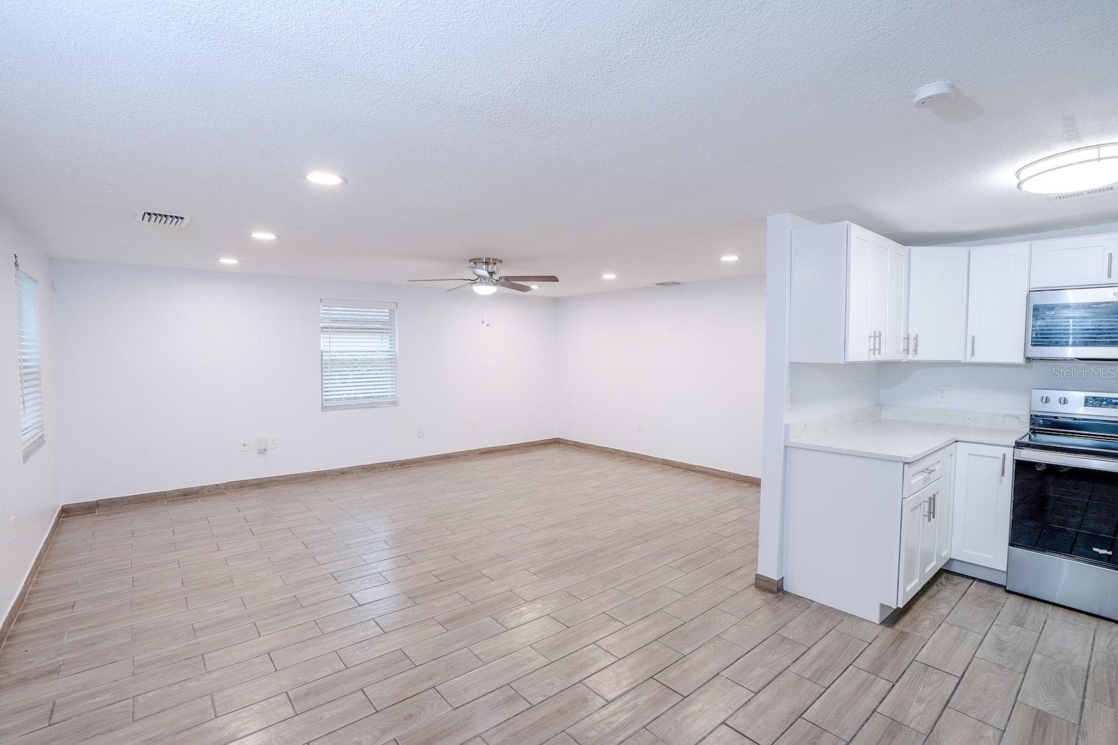 503 MOORE AVENUE — photo 6 of 44