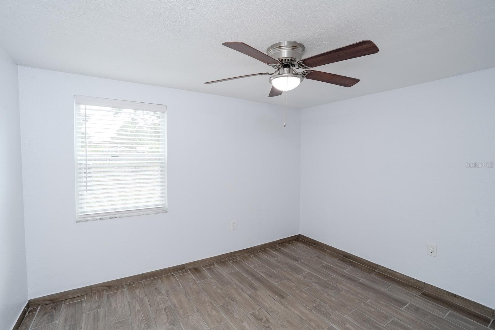 503 MOORE AVENUE — photo 23 of 44