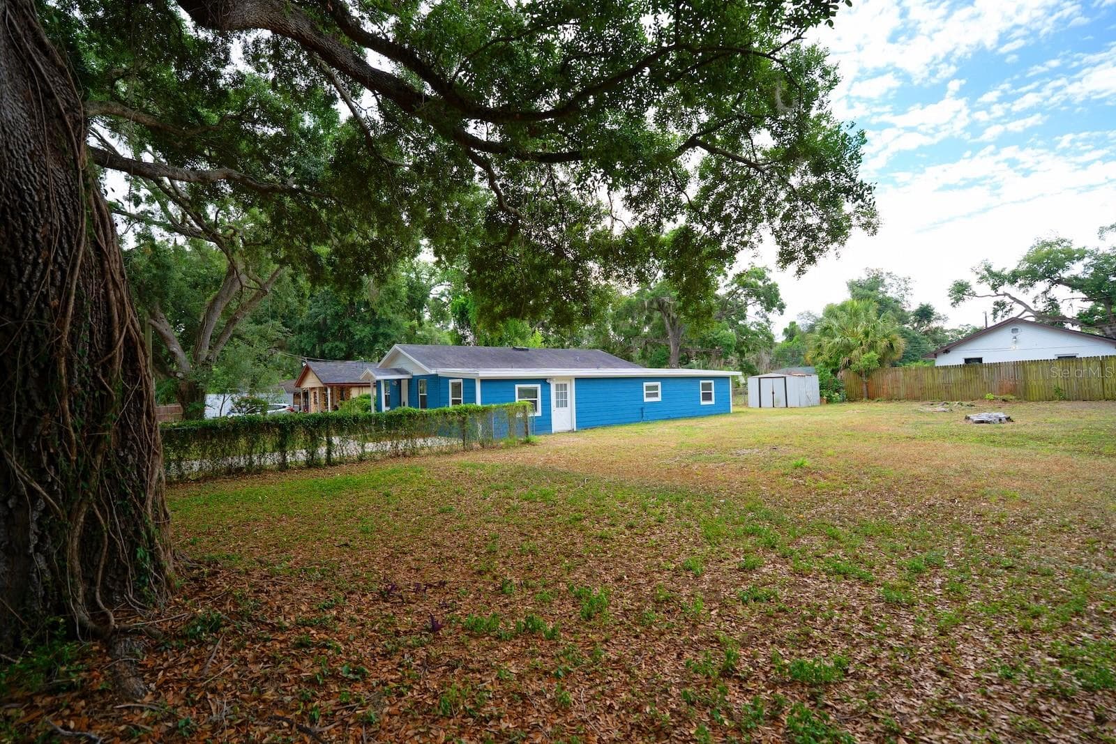 503 MOORE AVENUE — photo 4 of 44