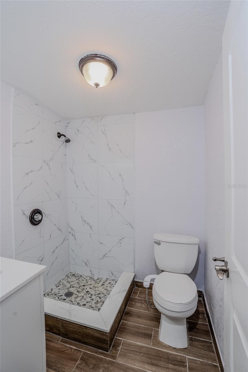 503 MOORE AVENUE — photo 33 of 44