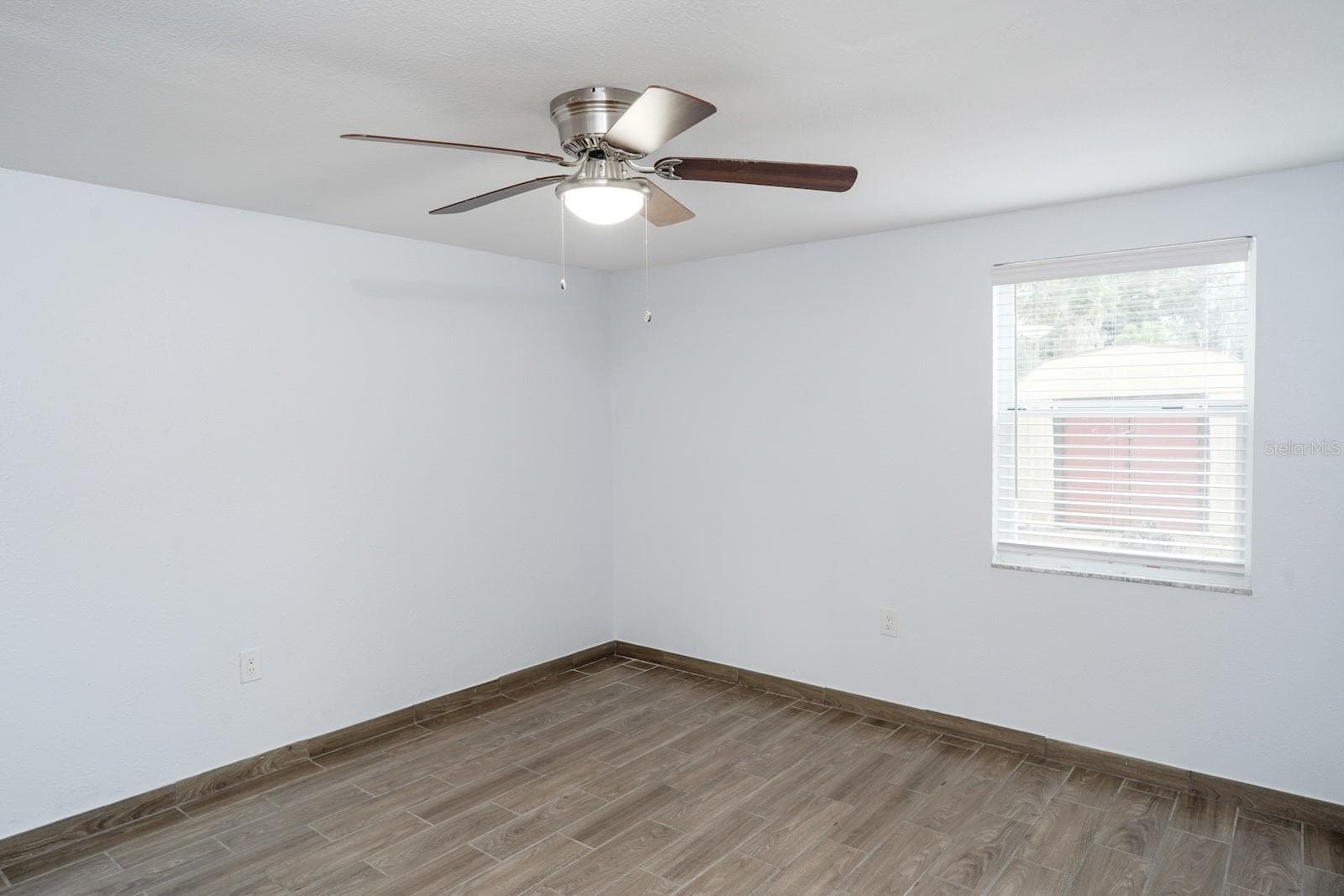 503 MOORE AVENUE — photo 18 of 44