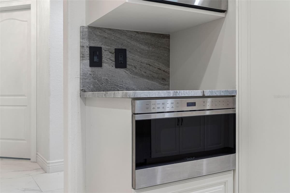 200 121ST AVENUE — photo 14 of 86
