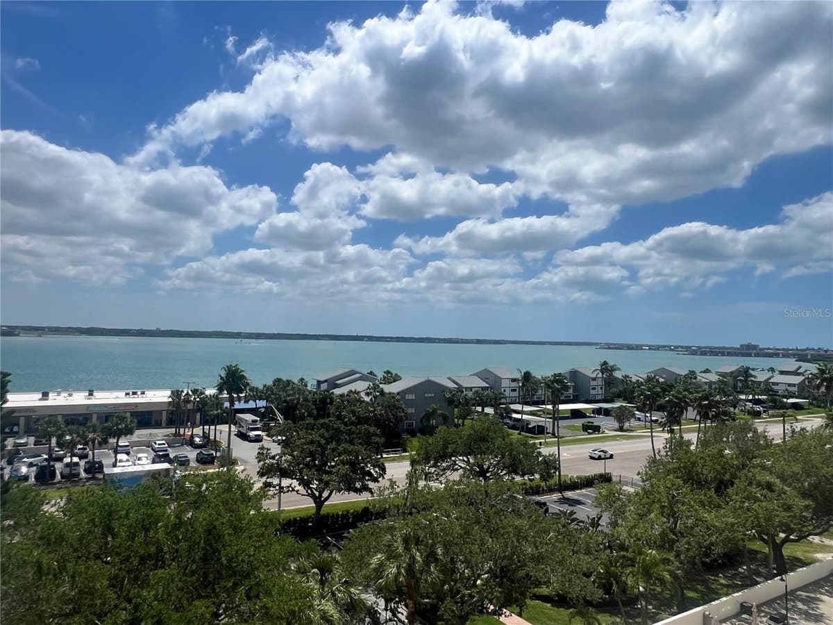 1250 GULF BOULEVARD — photo 21 of 24