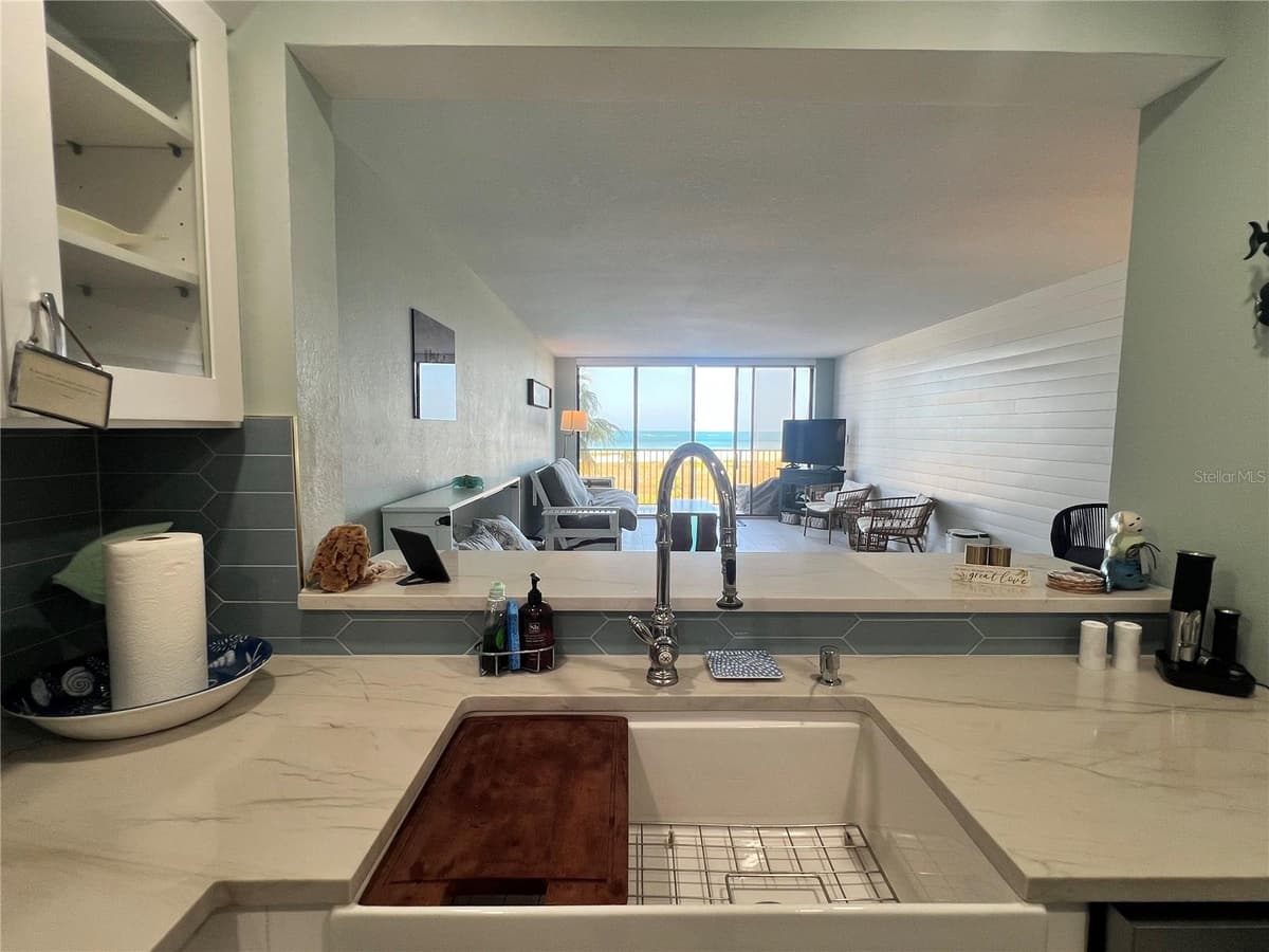1250 GULF BOULEVARD — photo 9 of 24