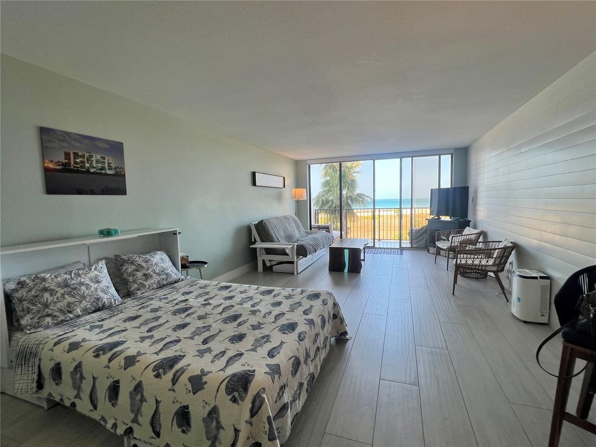1250 GULF BOULEVARD — photo 2 of 24