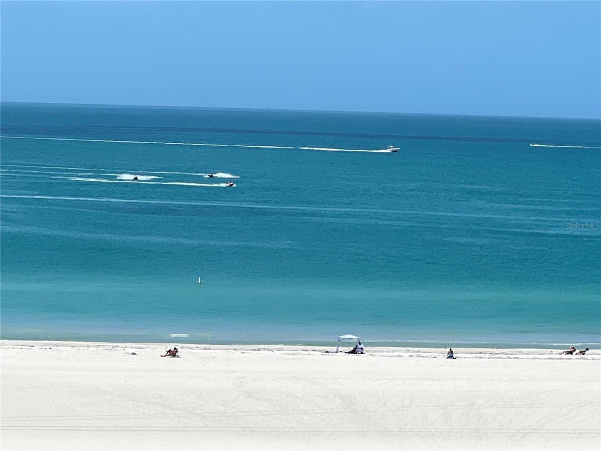 1250 GULF BOULEVARD — photo 19 of 24