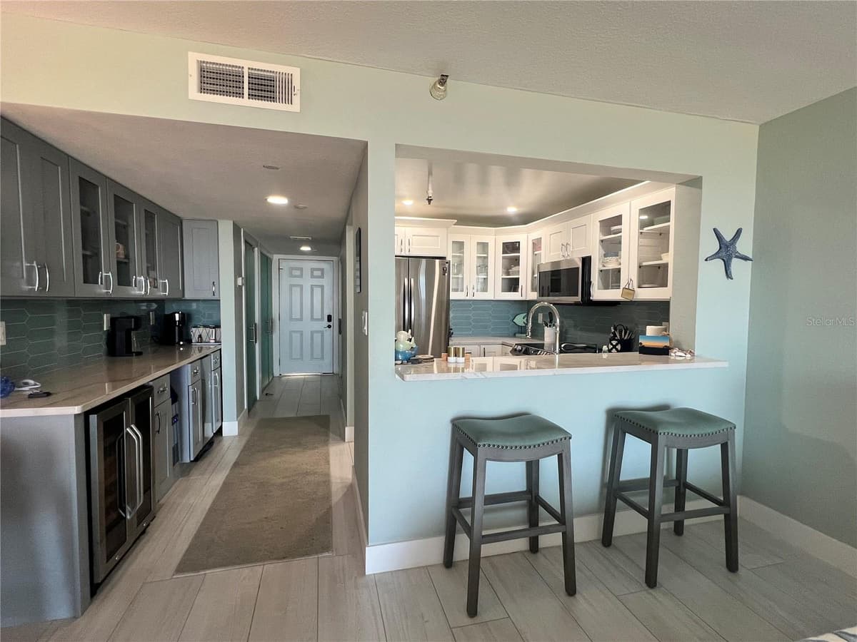 1250 GULF BOULEVARD — photo 7 of 24