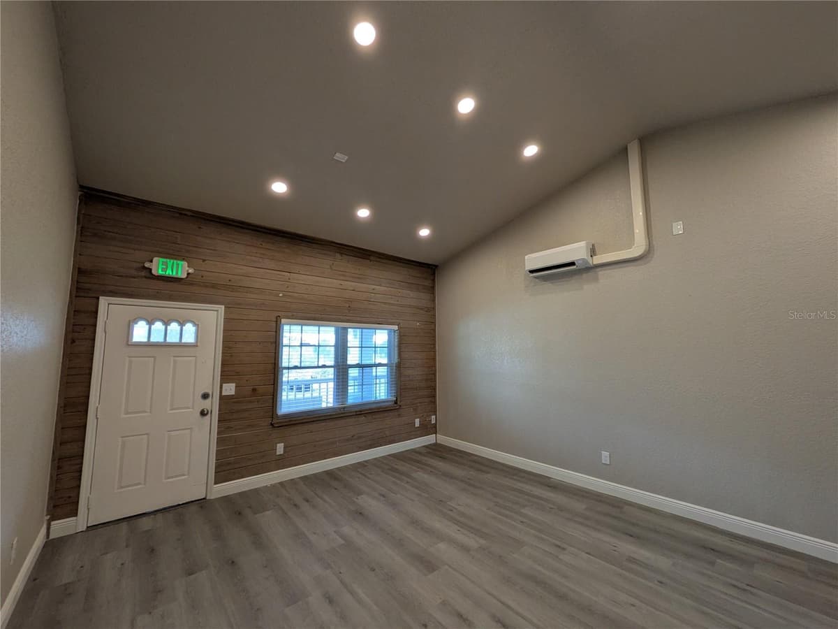 1120 PINELLAS BAYWAY — photo 5 of 10