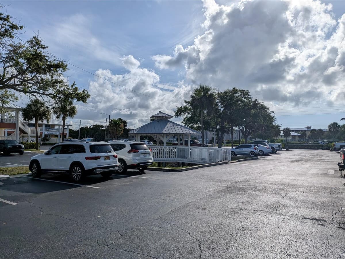 1120 PINELLAS BAYWAY — photo 3 of 10