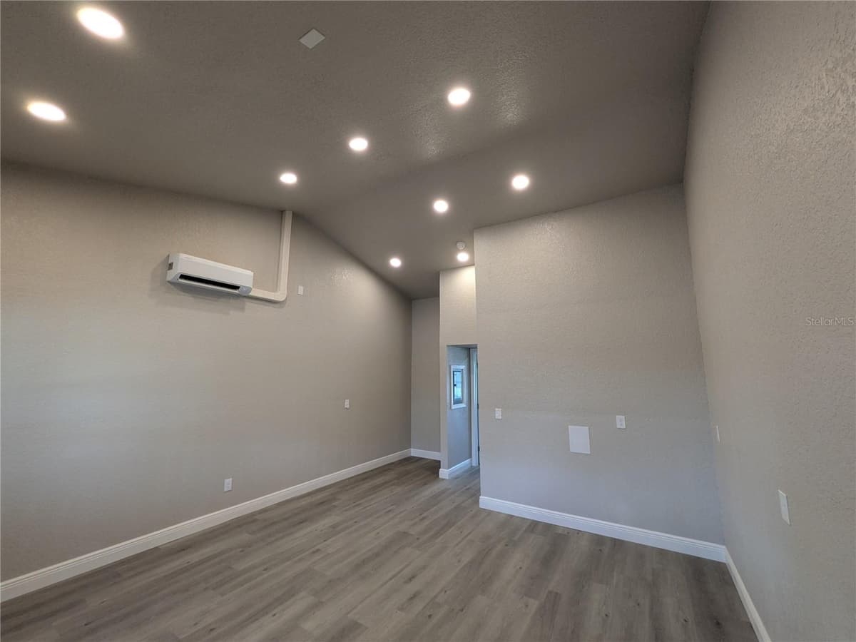 1120 PINELLAS BAYWAY — photo 6 of 10