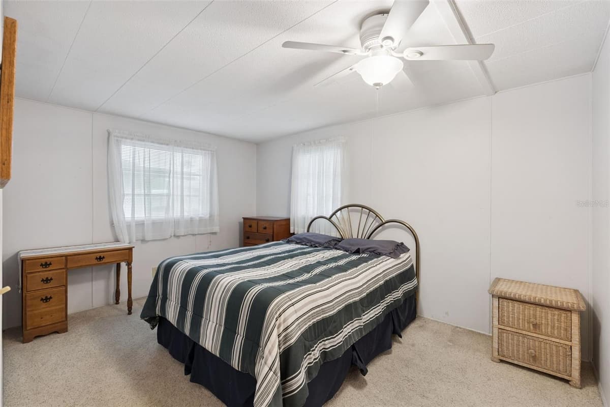 102 PARKLAND DRIVE — photo 15 of 27