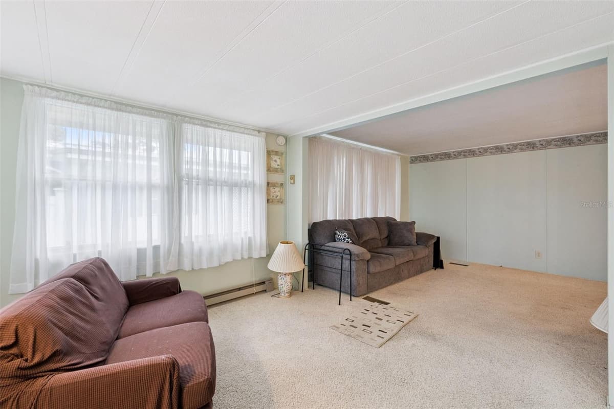 102 PARKLAND DRIVE — photo 14 of 27