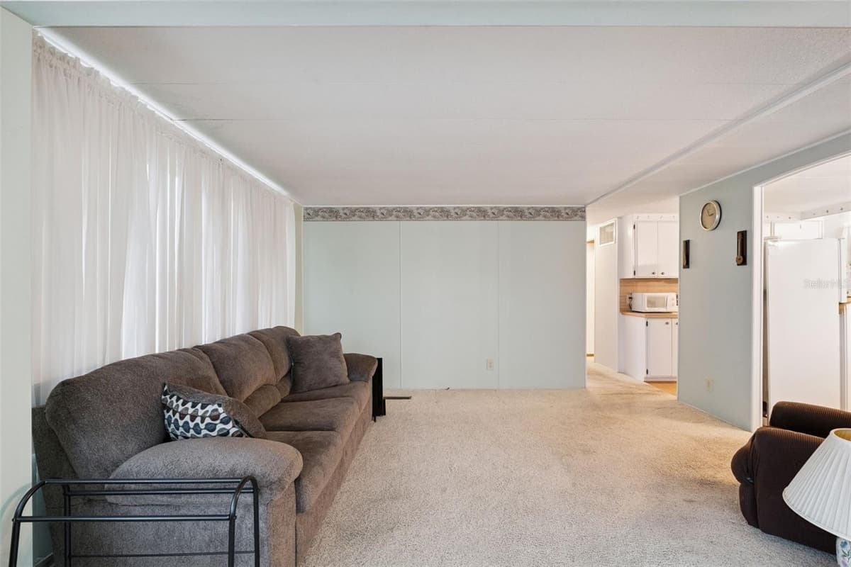 102 PARKLAND DRIVE — photo 12 of 27