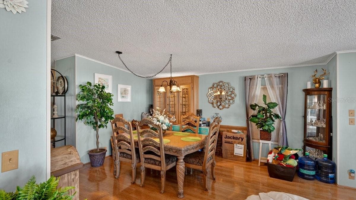 780 GREENFIELD DRIVE — photo 12 of 49