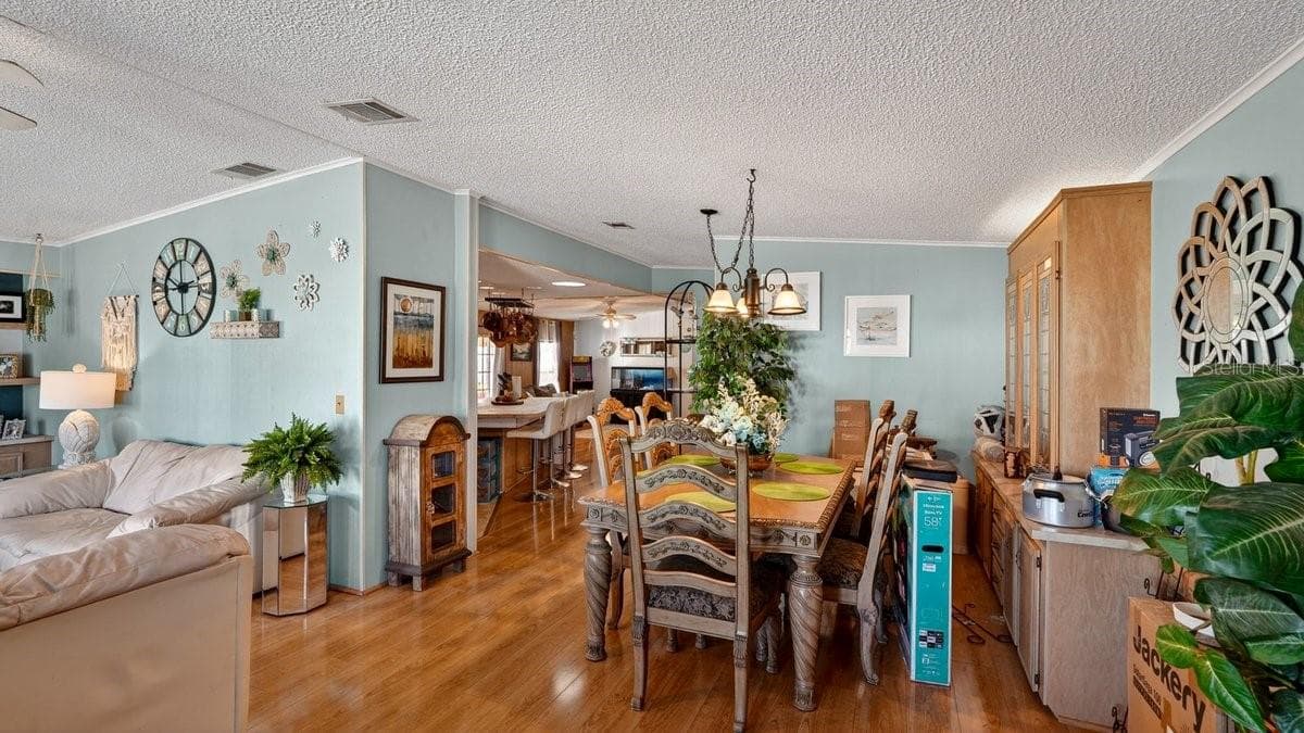 780 GREENFIELD DRIVE — photo 13 of 49