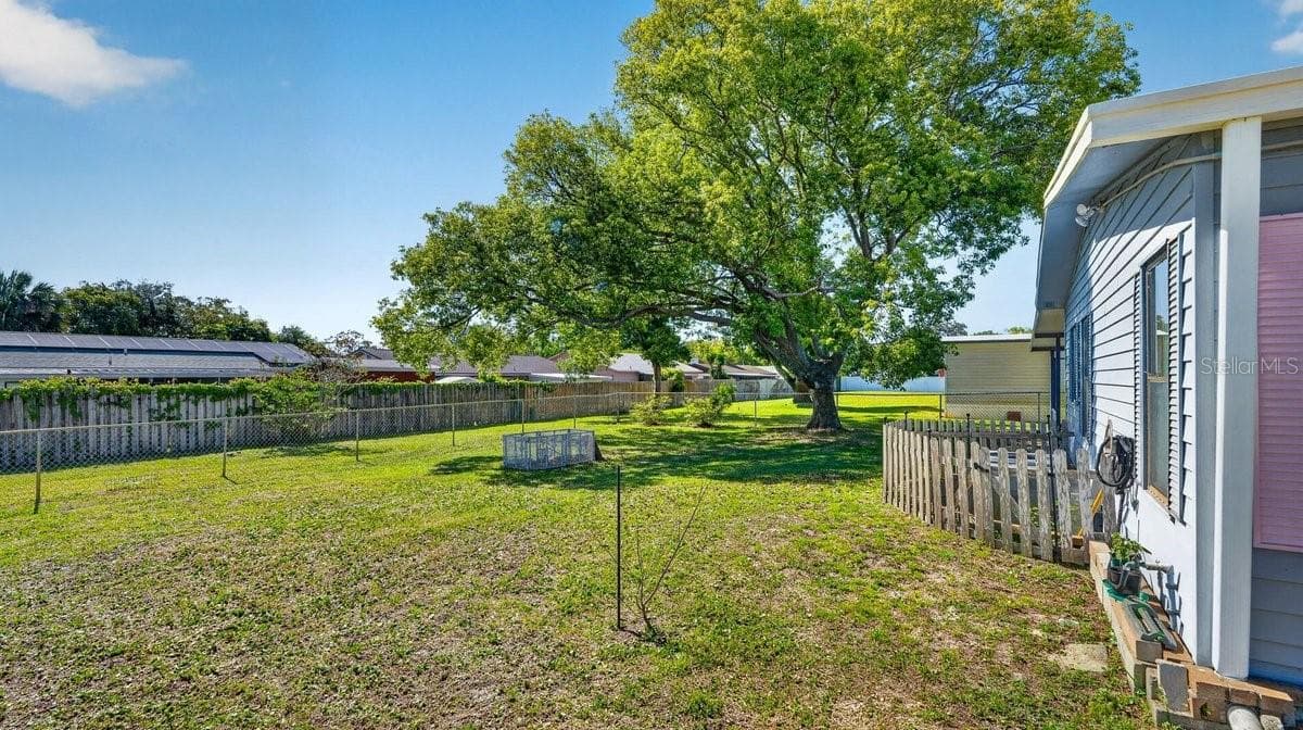 780 GREENFIELD DRIVE — photo 41 of 49