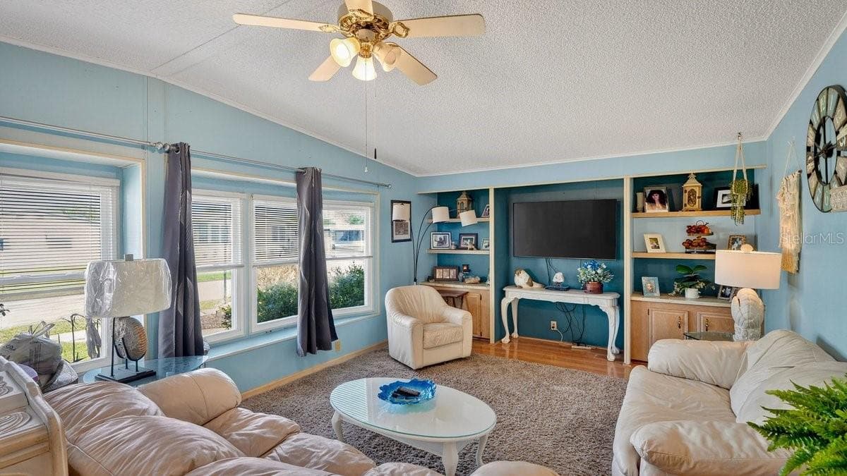 780 GREENFIELD DRIVE — photo 8 of 49