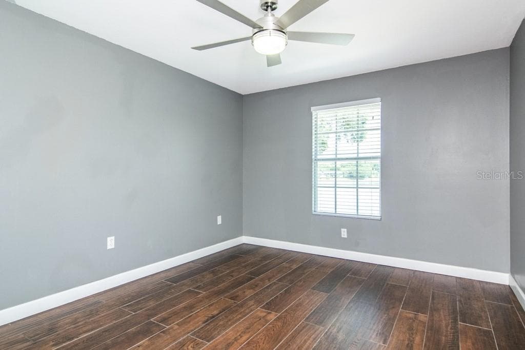 214 LAKE PARSONS GREEN — photo 11 of 16