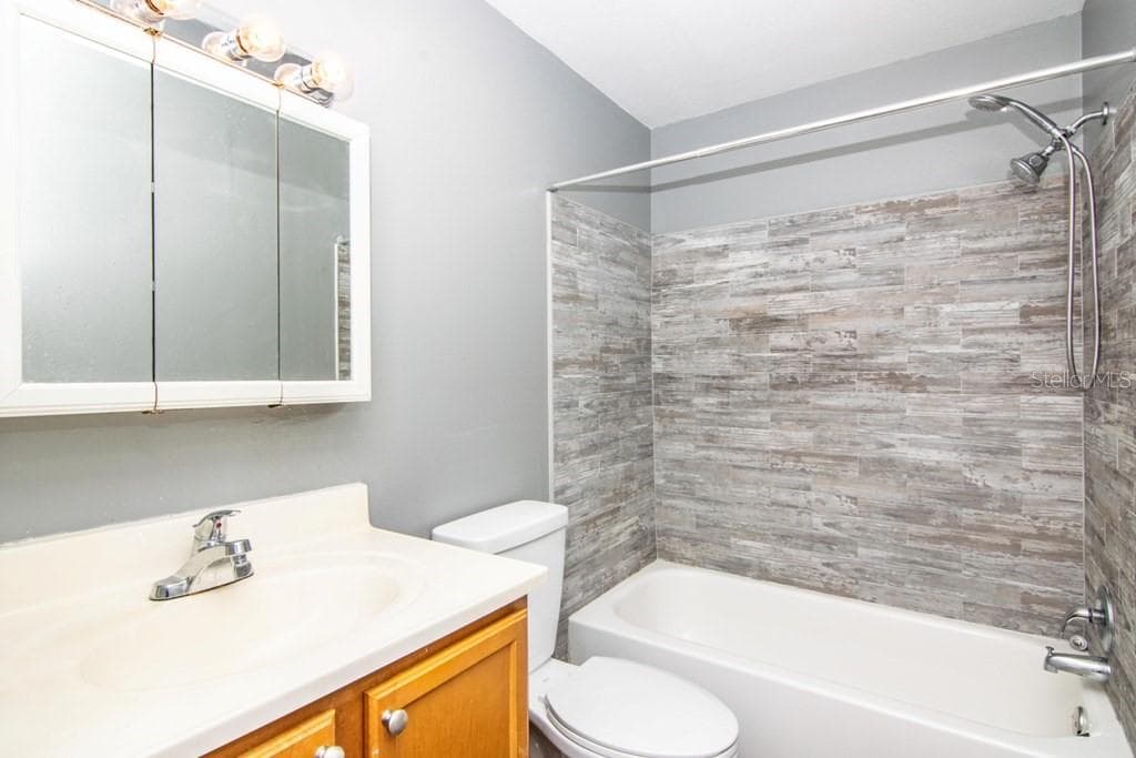 214 LAKE PARSONS GREEN — photo 12 of 16