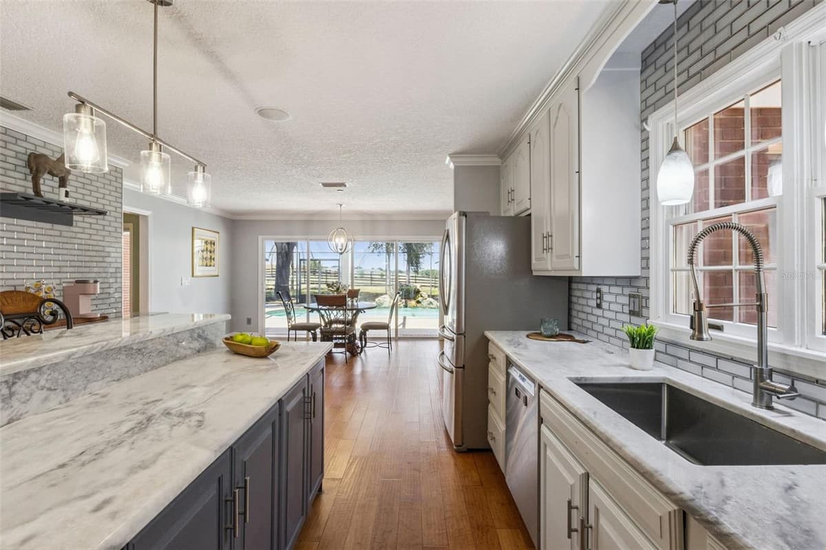 14951 THOROUGHBRED LN — photo 16 of 69