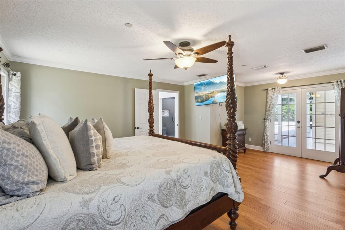 14951 THOROUGHBRED LN — photo 31 of 69