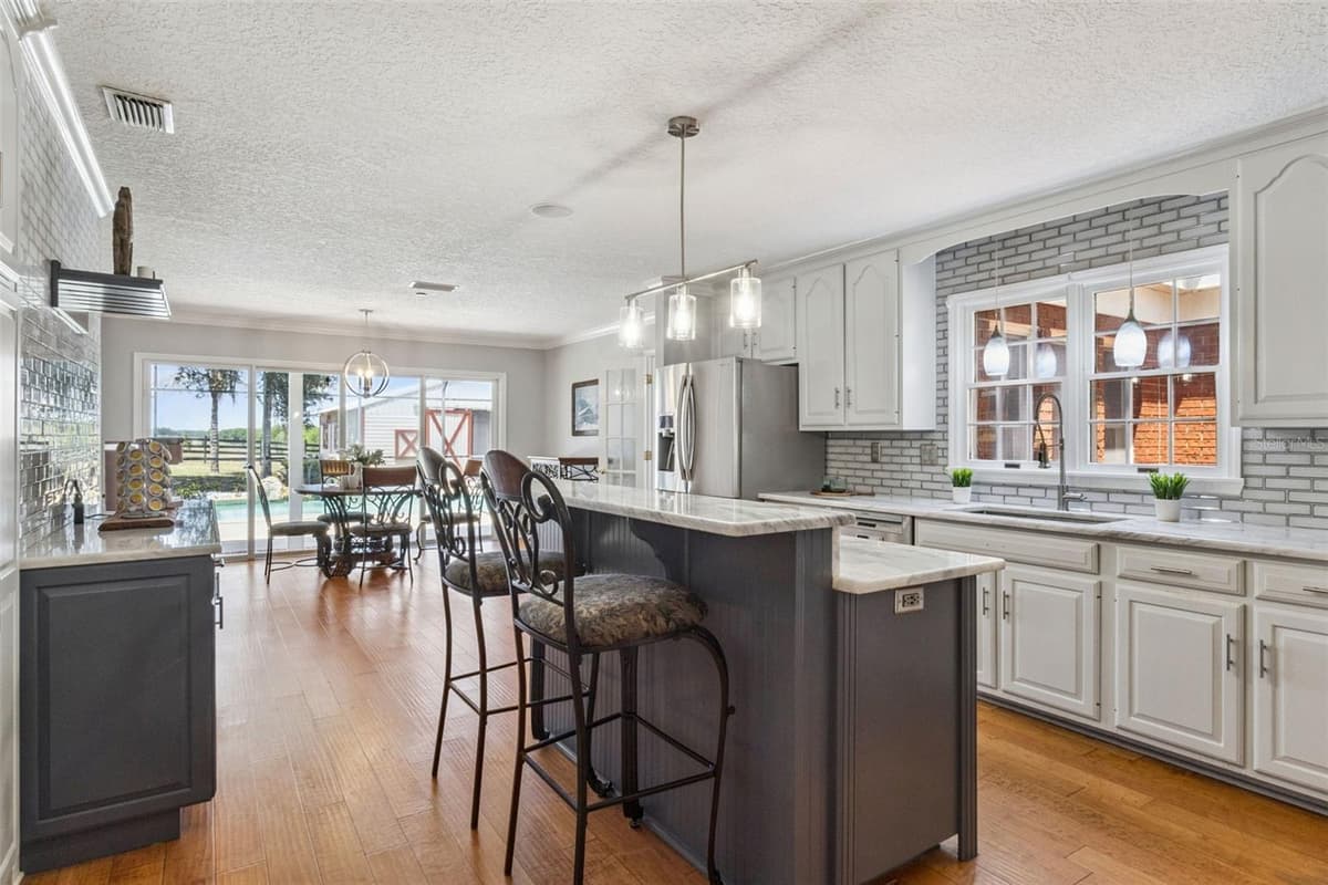 14951 THOROUGHBRED LN — photo 17 of 69