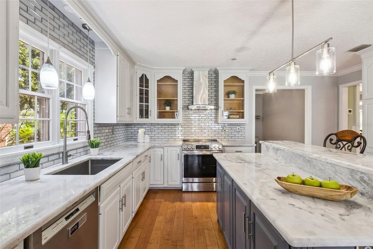 14951 THOROUGHBRED LN — photo 15 of 69