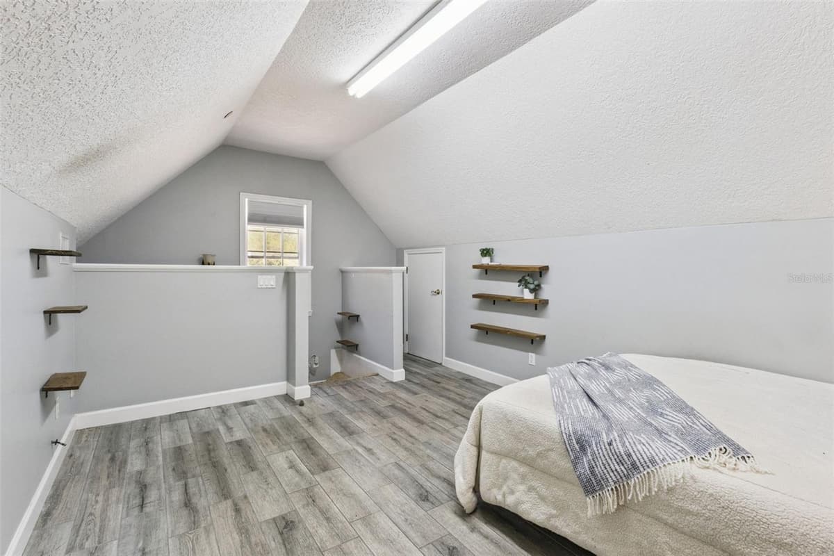 14951 THOROUGHBRED LN — photo 29 of 69